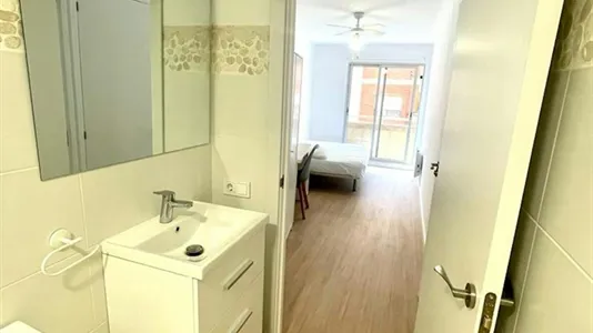 Rooms in el Camí de Vera - photo 2
