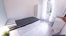 Room for rent, Florence, Toscana, &lt;span class=&quot;blurred street&quot; onclick=&quot;ProcessAdRequest(7733365)&quot;&gt;&lt;span class=&quot;hint&quot;&gt;See streetname&lt;/span&gt;[xxxxxxxxxxxxx]&lt;/span&gt;