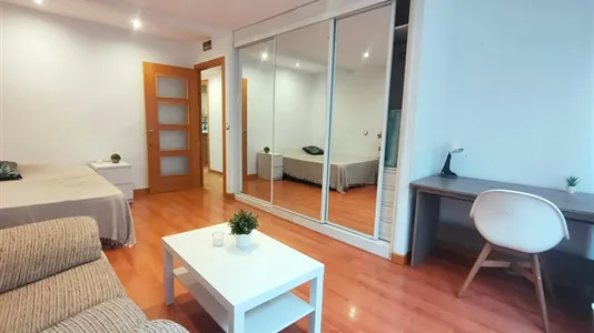 Rooms in Madrid Carabanchel - photo 3