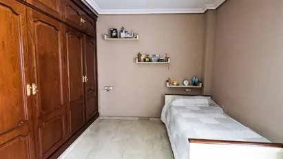 Room for rent in Hacienda de Su Eminencia, Andalucía