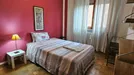 Room for rent, Milano Zona 8 - Fiera, Gallaratese, Quarto Oggiaro, Milan, Via Ercolano, Italy