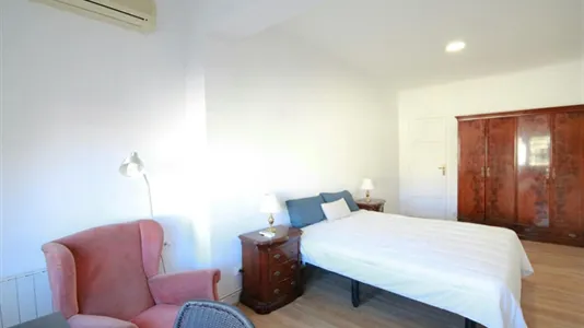 Rooms in Barcelona Eixample - photo 4