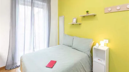 Room for rent in Milano Zona 6 - Barona, Lorenteggio, Milan