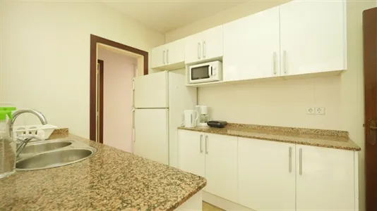 Rooms in Barcelona Sants-Montjuïc - photo 4