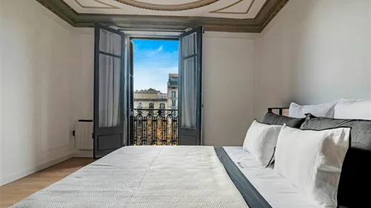 Rooms in Barcelona Eixample - photo 5