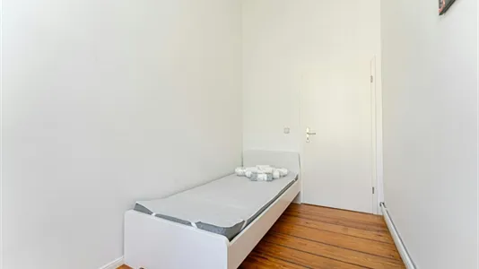 Rooms in Berlin Charlottenburg-Wilmersdorf - photo 4