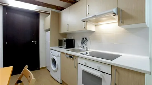 Apartments in Barcelona Ciutat Vella - photo 8