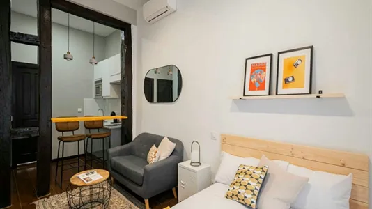 Rooms in Madrid Centro - photo 1