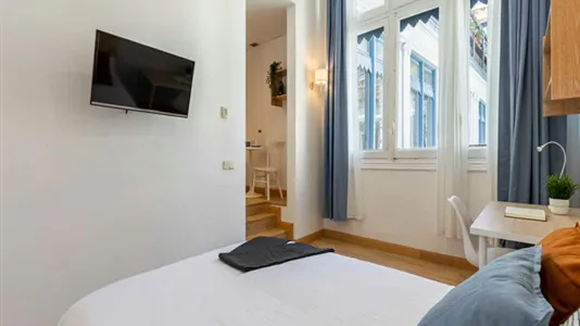 Rooms in Madrid Centro - photo 6