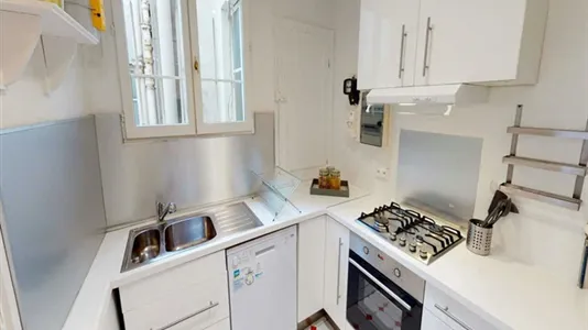 Rooms in Paris 8ème arrondissement - photo 5