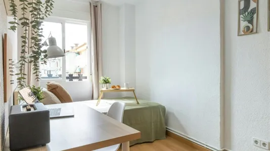 Rooms in Adaro - photo 2