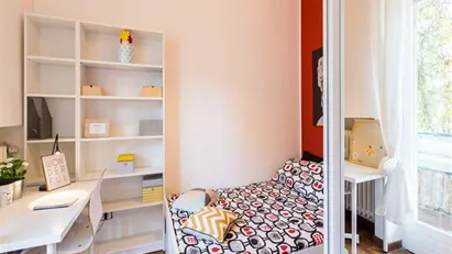 Room for rent in Milano Zona 6 - Barona, Lorenteggio, Milan