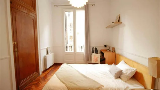 Rooms in Barcelona Eixample - photo 3