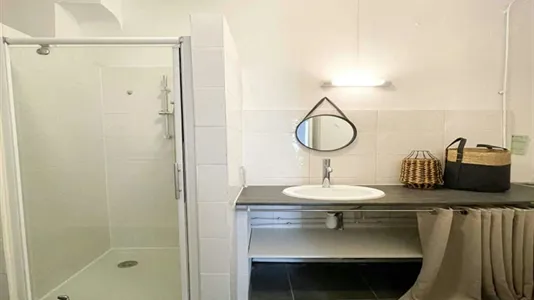 Rooms in Lyon - photo 4