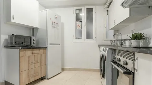 Rooms in Madrid Centro - photo 9