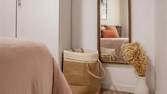 Rooms in Barcelona Ciutat Vella - photo 5