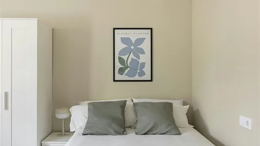 Rooms in Barcelona Eixample - photo 3
