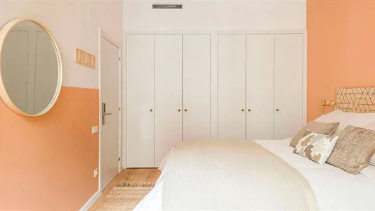 Rooms in Barcelona Eixample - photo 3