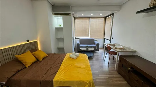 Rooms in Madrid Ciudad Lineal - photo 4