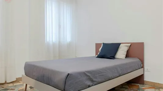 Rooms in Padua - photo 1