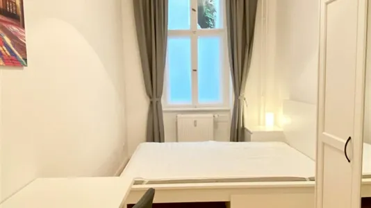 Apartments in Berlin Charlottenburg-Wilmersdorf - photo 1