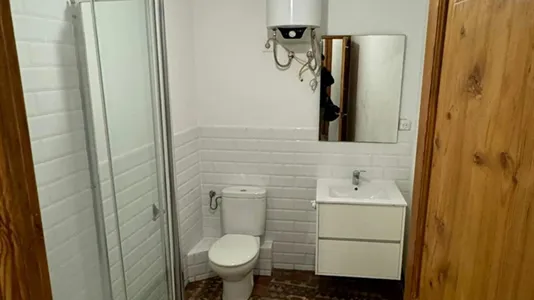 Rooms in Barcelona Ciutat Vella - photo 5