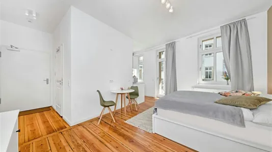 Apartments in Berlin Friedrichshain-Kreuzberg - photo 2