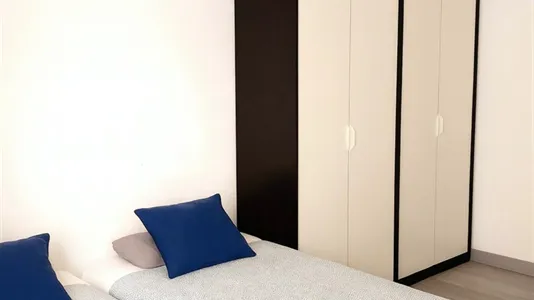 Rooms in Barcelona Ciutat Vella - photo 4
