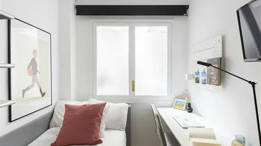 Rooms in Barcelona Eixample - photo 3
