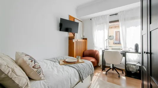 Rooms in Madrid Chamberí - photo 2