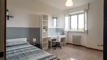 Room for rent in Milano Zona 7 - Baggio, De Angeli, San Siro, Milan