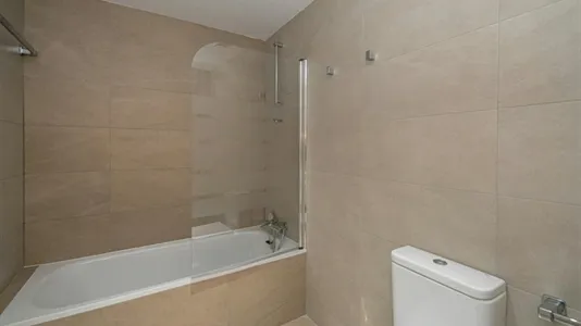 Rooms in Madrid Chamartín - photo 7