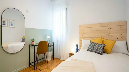 Rooms in Madrid Chamberí - photo 2