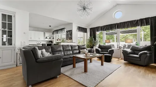 Houses in Nykvarn - photo 3