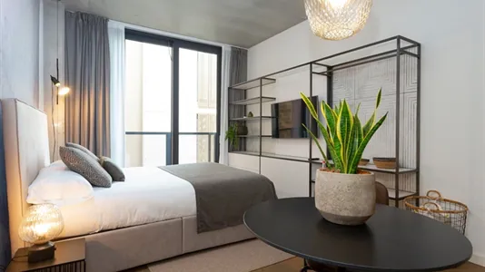 Apartments in Barcelona Eixample - photo 4