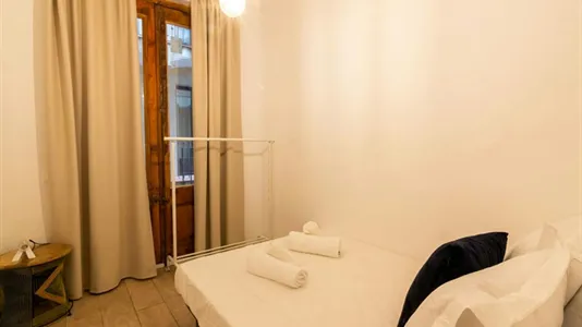 Apartments in Barcelona Ciutat Vella - photo 8