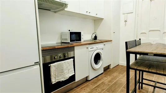 Rooms in Madrid Centro - photo 8