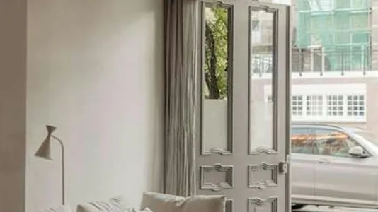 Apartments in Amsterdam Centrum - photo 1
