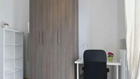 Rooms in Milano Zona 8 - Fiera, Gallaratese, Quarto Oggiaro - photo 2