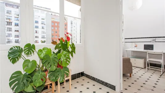 Rooms in Barcelona Eixample - photo 10