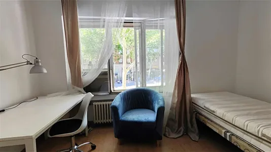 Rooms in Madrid Chamberí - photo 4