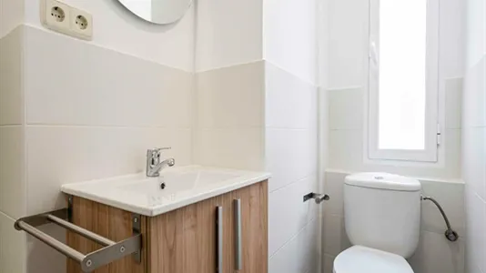 Rooms in Madrid Chamartín - photo 9