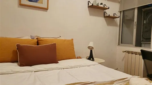 Rooms in Barcelona Eixample - photo 2