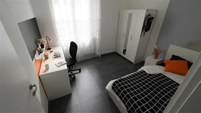 Room for rent in Turin, Piemonte