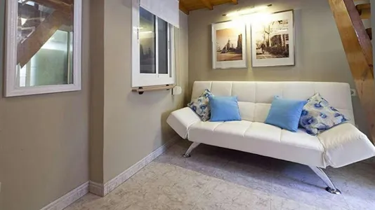 Apartments in Barcelona Ciutat Vella - photo 4