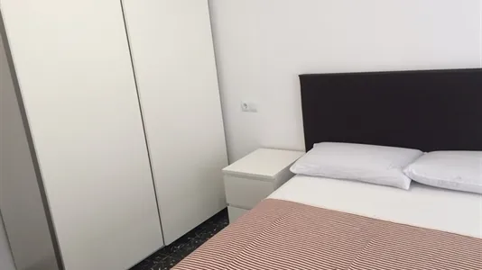 Rooms in el Camí de Vera - photo 4