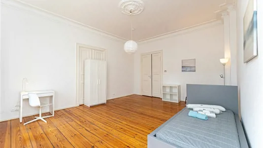 Rooms in Berlin Charlottenburg-Wilmersdorf - photo 1