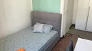 Room for rent, Genoa, Liguria, &lt;span class=&quot;blurred street&quot; onclick=&quot;ProcessAdRequest(10671594)&quot;&gt;&lt;span class=&quot;hint&quot;&gt;See streetname&lt;/span&gt;[xxxxxxxxxxxxx]&lt;/span&gt;