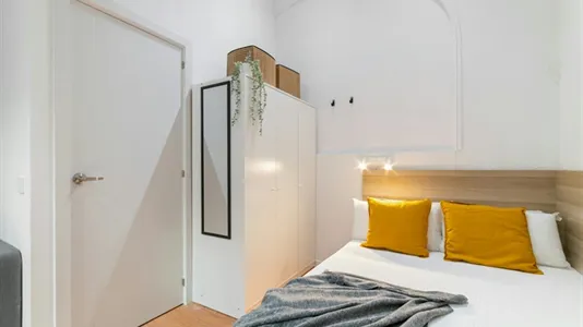 Rooms in Barcelona Ciutat Vella - photo 4