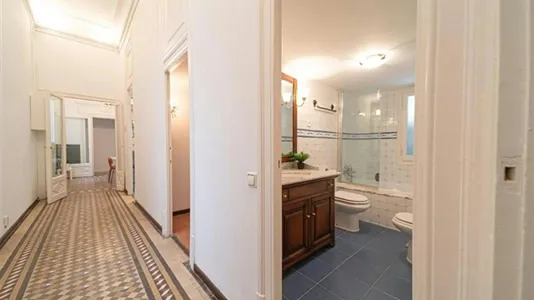 Rooms in Barcelona Eixample - photo 8